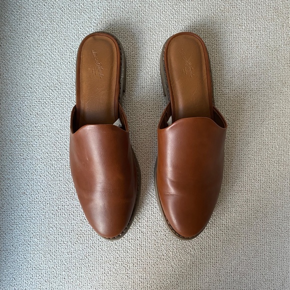 Cognac mule flats (size 9.5) - Picture 4 of 5